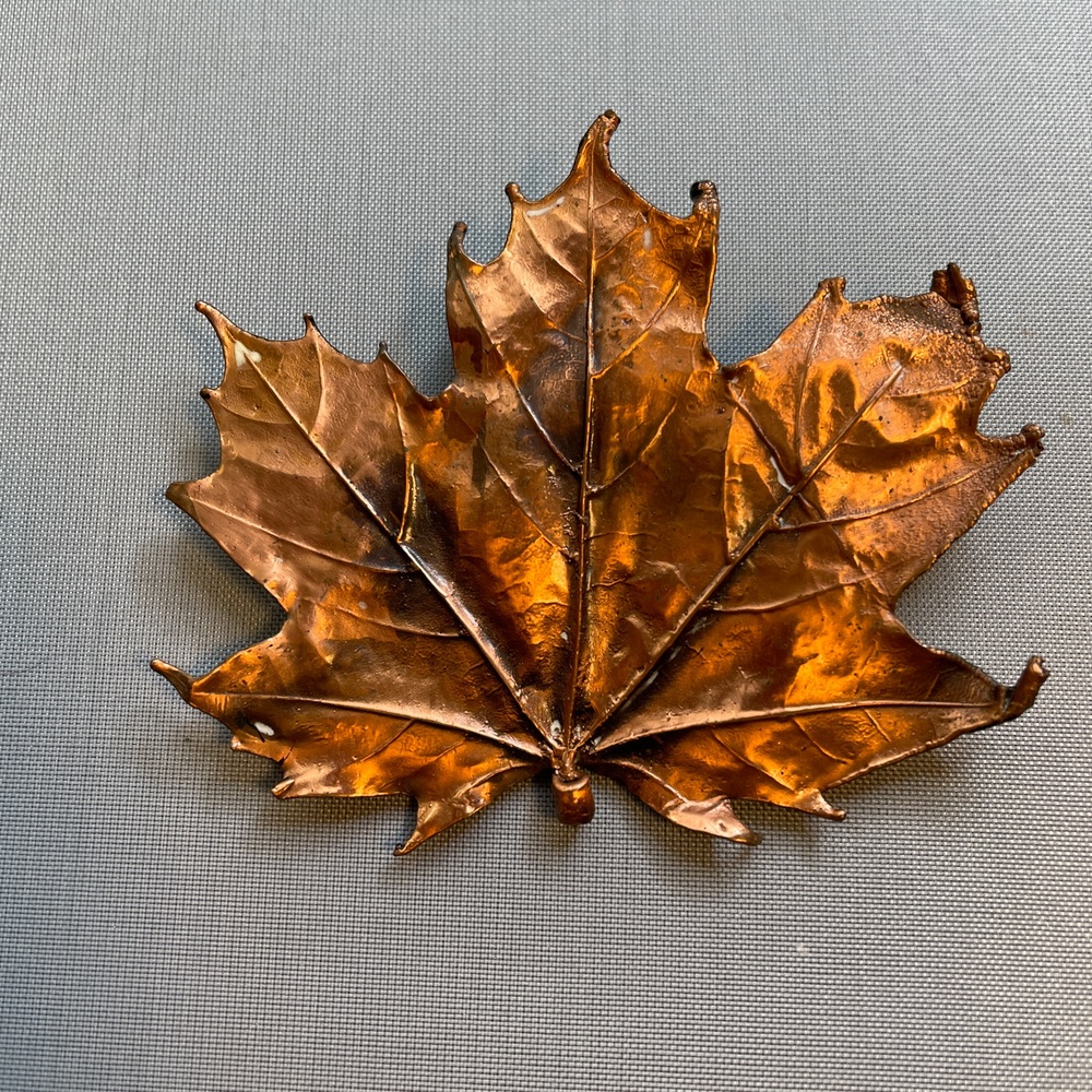 Beautiful  Maple leaf Nature Brooch